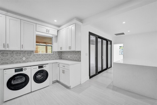 Building Photo - 1430 Michigan Ave