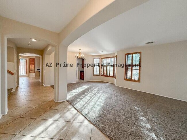 Building Photo - 10445 W Windsor Ave