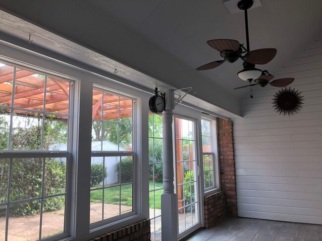 Building Photo - Corner Lot close to Barksdale Airforce Base with Bonus Room in back yard..