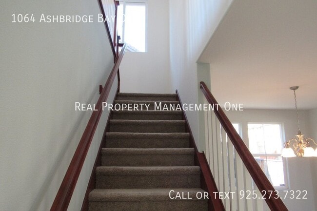 Building Photo - 1064 Ashbridge Bay Dr