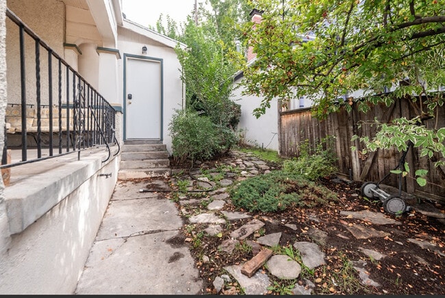 Building Photo - 450 Quince St