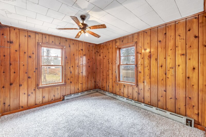 Building Photo - 105 N Metonga Ave