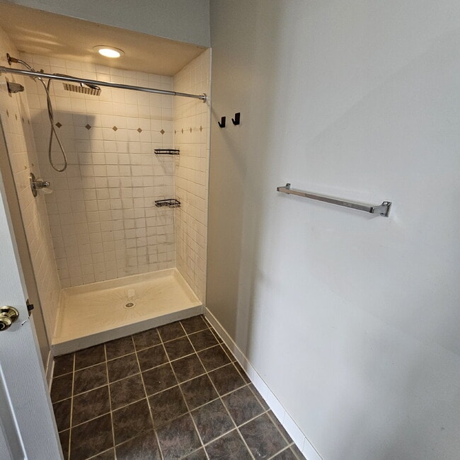 Building Photo - 2BR/2BA Condo with Garage, Private Patio & Resort-Style Amenities