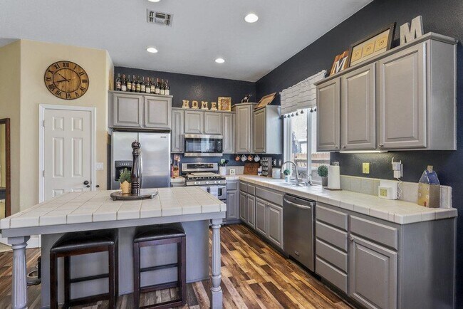Building Photo - 2477 Veneto Ln