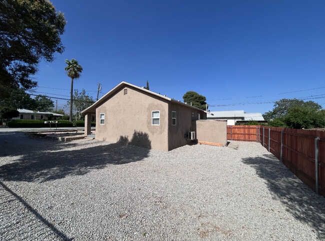 Building Photo - 180 E Barbour St