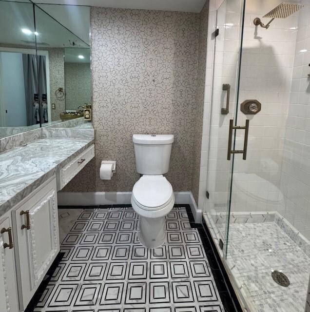 Building Photo - 8045 Eastlake Dr