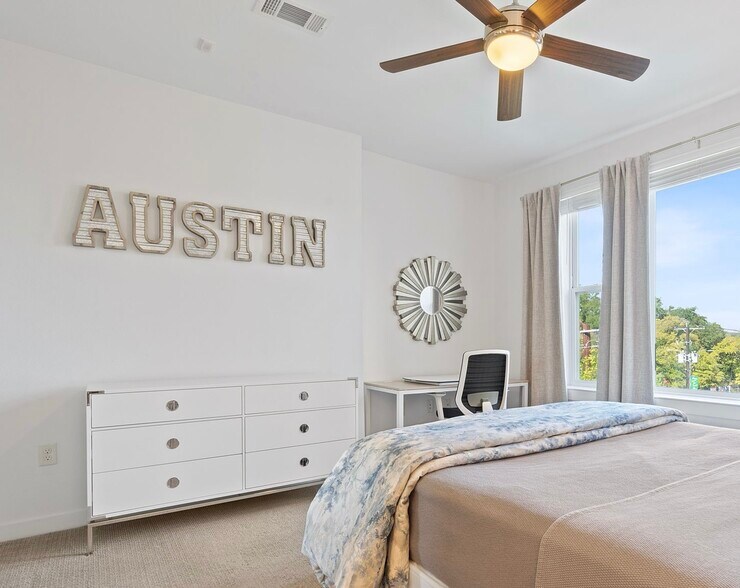 Building Photo - 1900 Barton Springs Rd