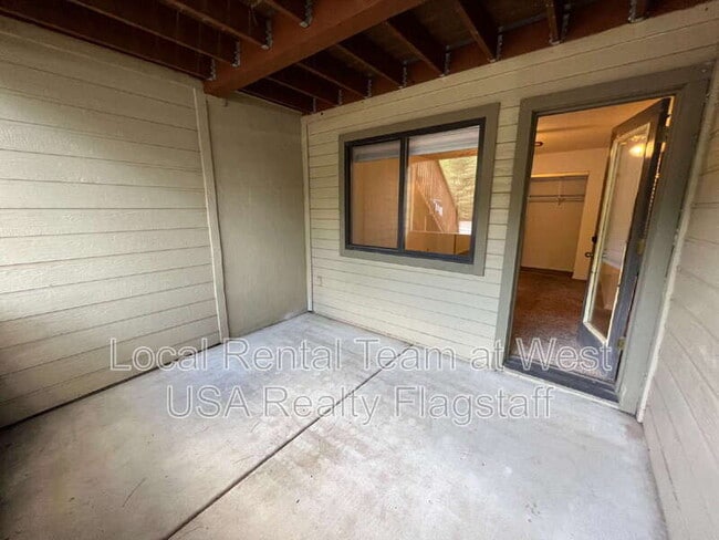 Building Photo - 2721 N Walnut Hills Dr