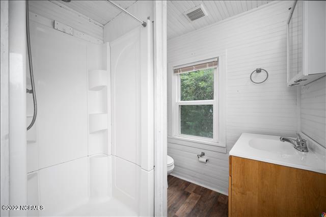 Building Photo - 203 S Elm St