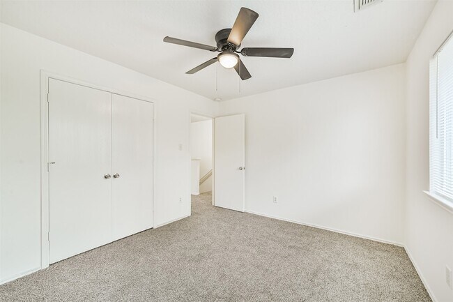 Building Photo - 33318 Cottonwood Bend