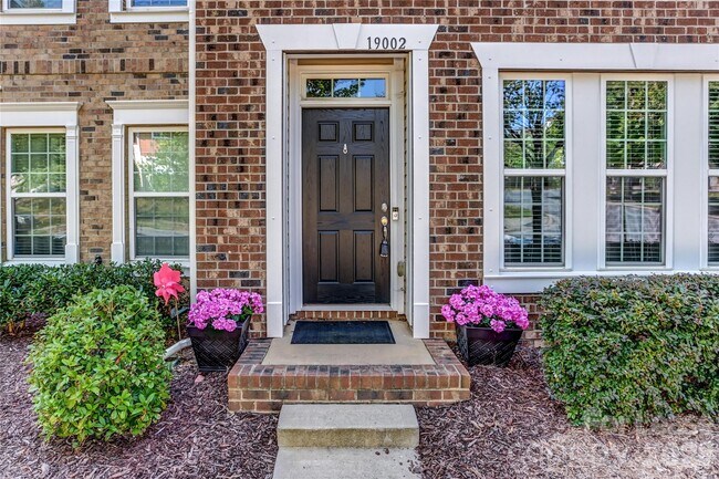 Building Photo - 19002 Lake Breeze Dr