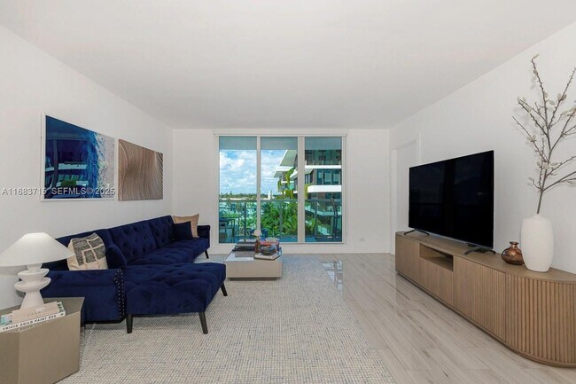 Building Photo - 2301 Collins Ave