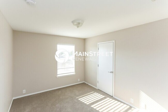 Building Photo - 4 Bedroom Pet-Friendly Home in Glenn Heigh...