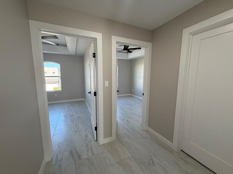 Building Photo - 2222 Corales St