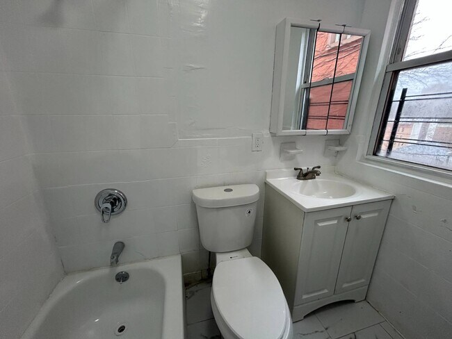 Building Photo - 1819 Palisade Pl