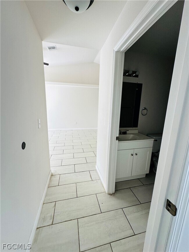 Building Photo - 3020 Skyline Blvd