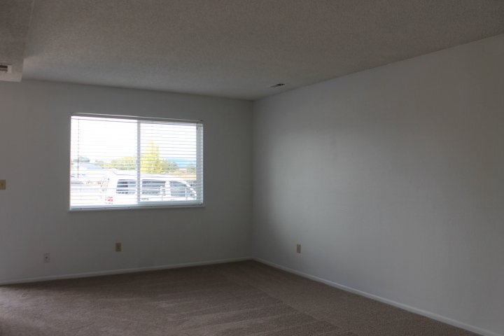 Building Photo - 6673 Provincial Dr