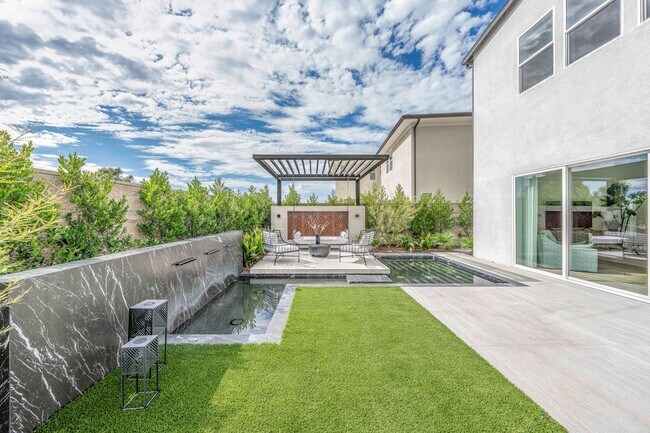 Building Photo - 120 Riverbend