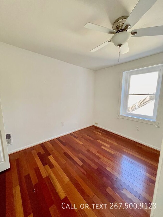 Building Photo - Renovated 2bd apt in Northern Liberties. D...