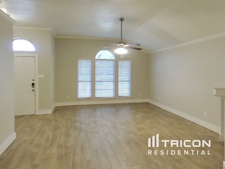 Building Photo - 5904 Aloe Ct