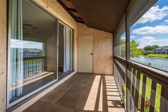 Building Photo - 2608 Hidden Lake Dr N
