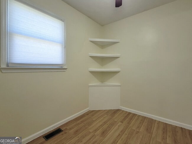 Building Photo - 841 Lodgeview Dr