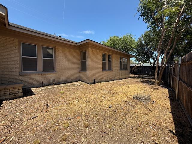 Building Photo - 2126 Mistletoe Ave