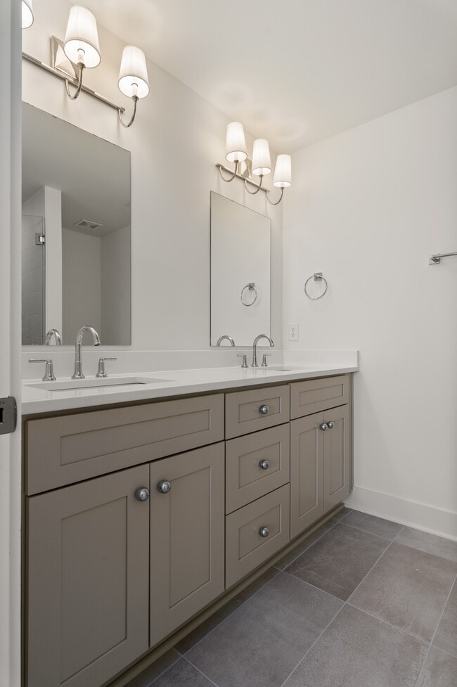 Building Photo - 504 Edwin St