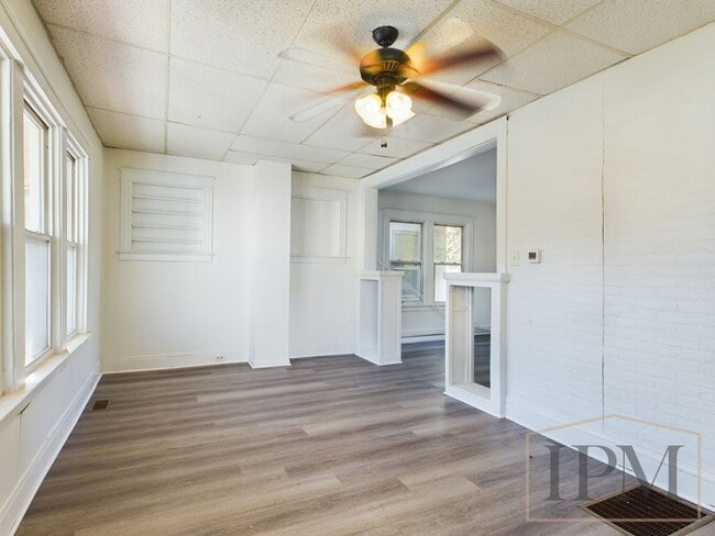 Building Photo - Coming Soon! - Recently Renovated 3 Bedroo...