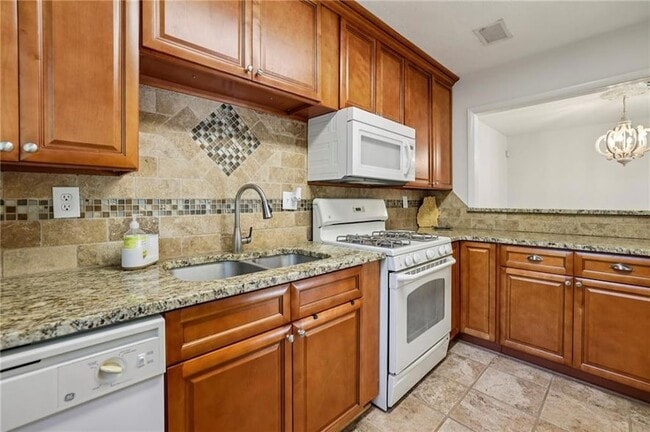 Building Photo - 1602 Cumberland Ct SE