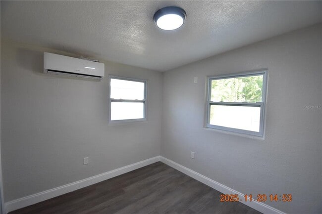 Building Photo - 825 Lincoln Ave