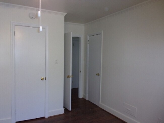 Building Photo - Charming 2 Bedroom 1 Bath Home in the Highly Desirable College Avenue Neighborhood