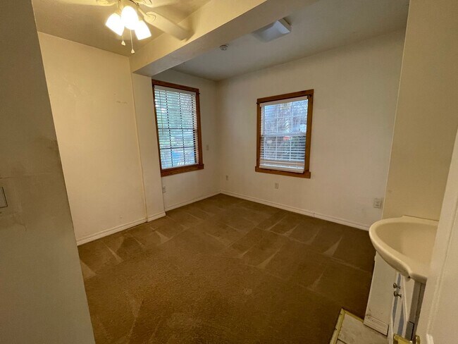 Building Photo - Affordable 3BR/2BA Home in Gainesville – C...