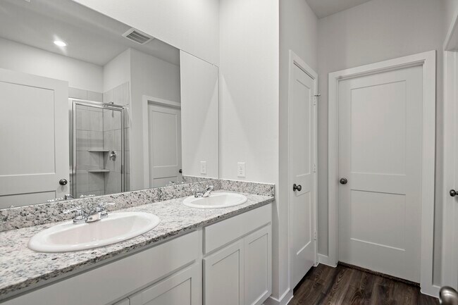 Building Photo - 160 Valiant Ridge Trail