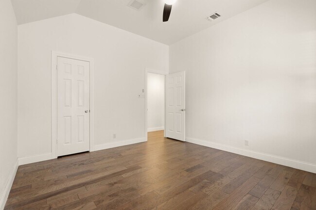 Building Photo - 24 Inwood Manor