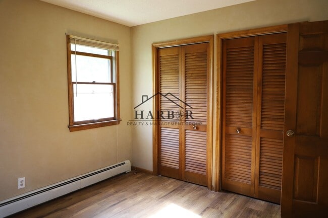 Building Photo - 3504 Ogden Ct NE