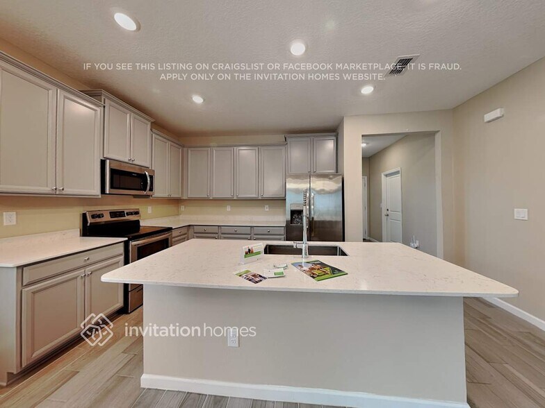 Building Photo - 7942 Thyme Trl