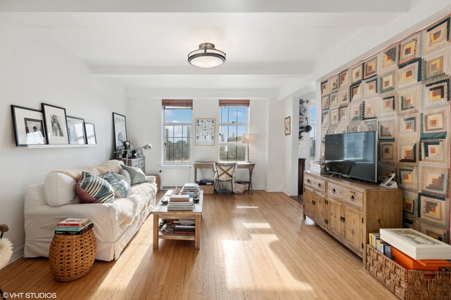 Primary Photo - 465 W 23rd St