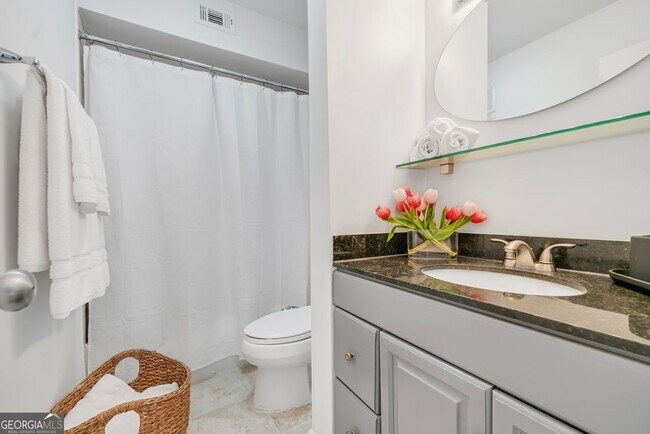 Building Photo - 1445 Monroe Dr NE