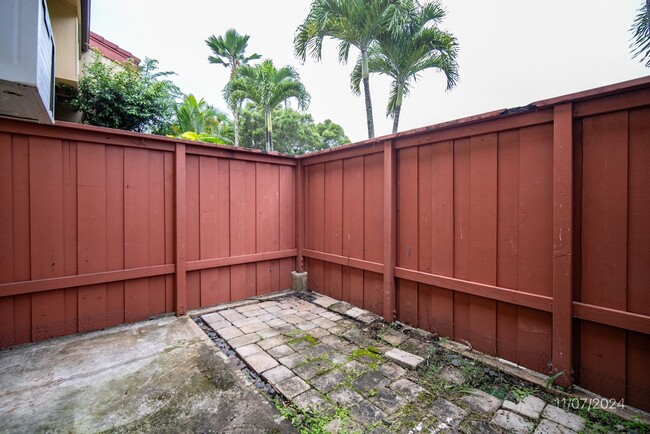 Building Photo - Hidden gem in Windward Estate conveniently...