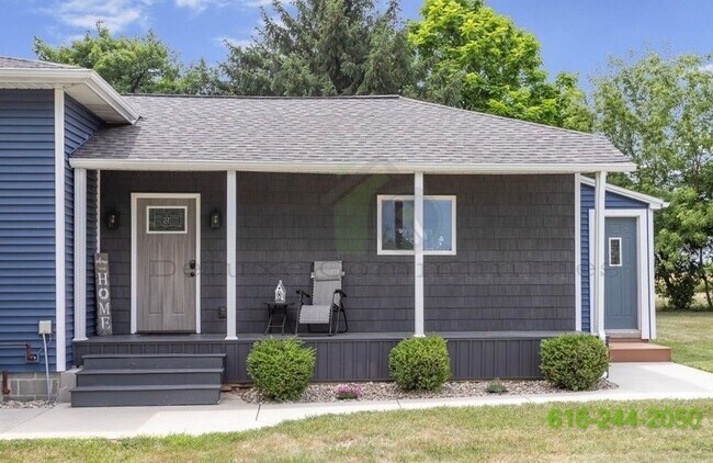 Building Photo - 4771 64th Ave