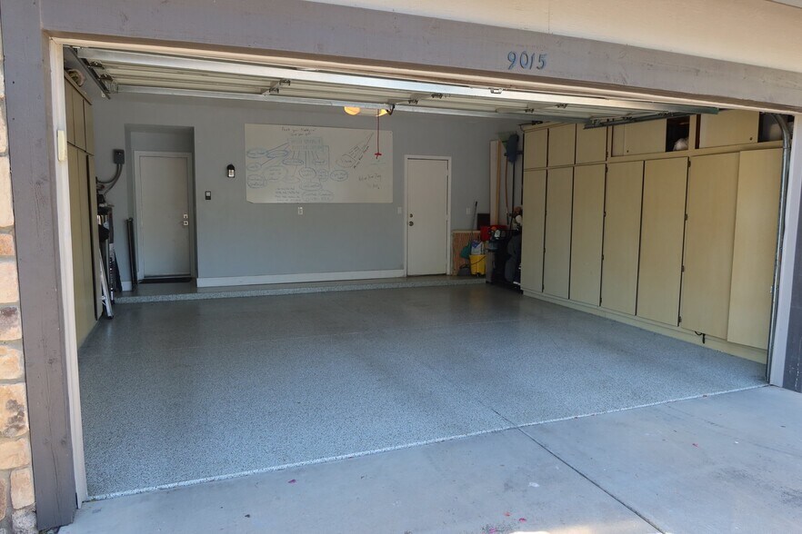 Building Photo - 9015 E Poinsettia Dr