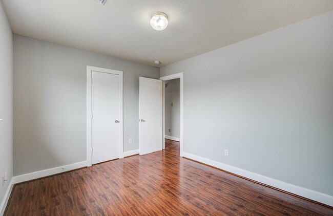 Building Photo - 15850 E Park Ct