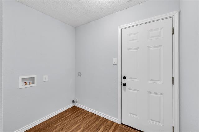 Building Photo - 3109 Lakeside Dr