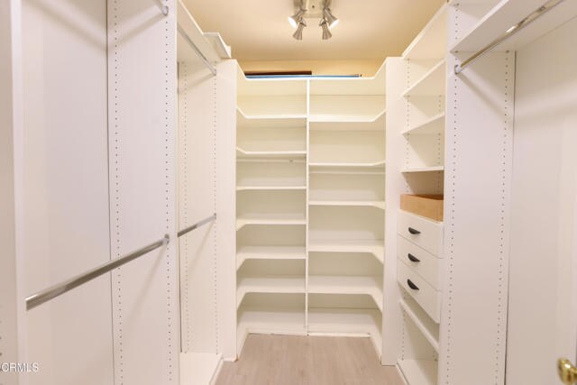 Building Photo - 1127 E Del Mar Blvd