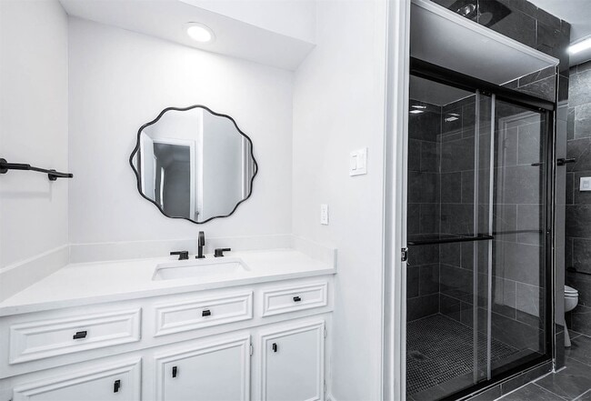 Building Photo - 3511 Tree Ln