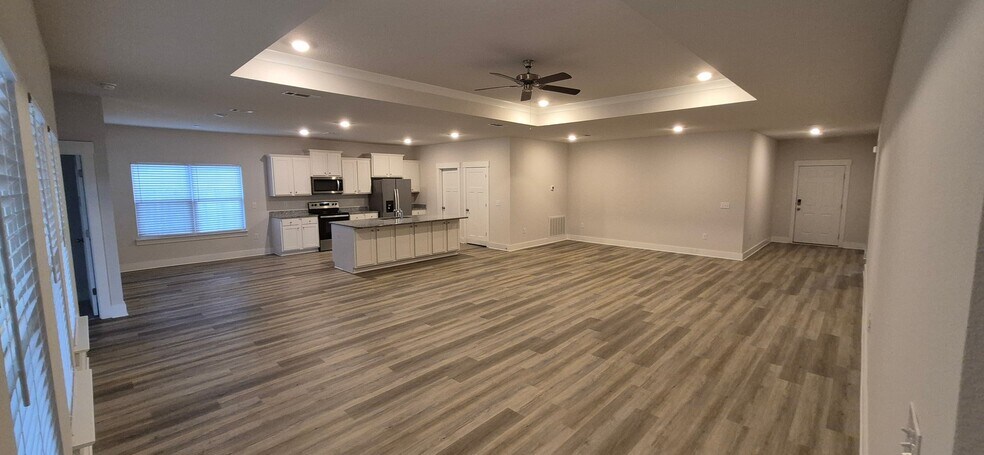 Building Photo - 6298 Forest Bay Ave