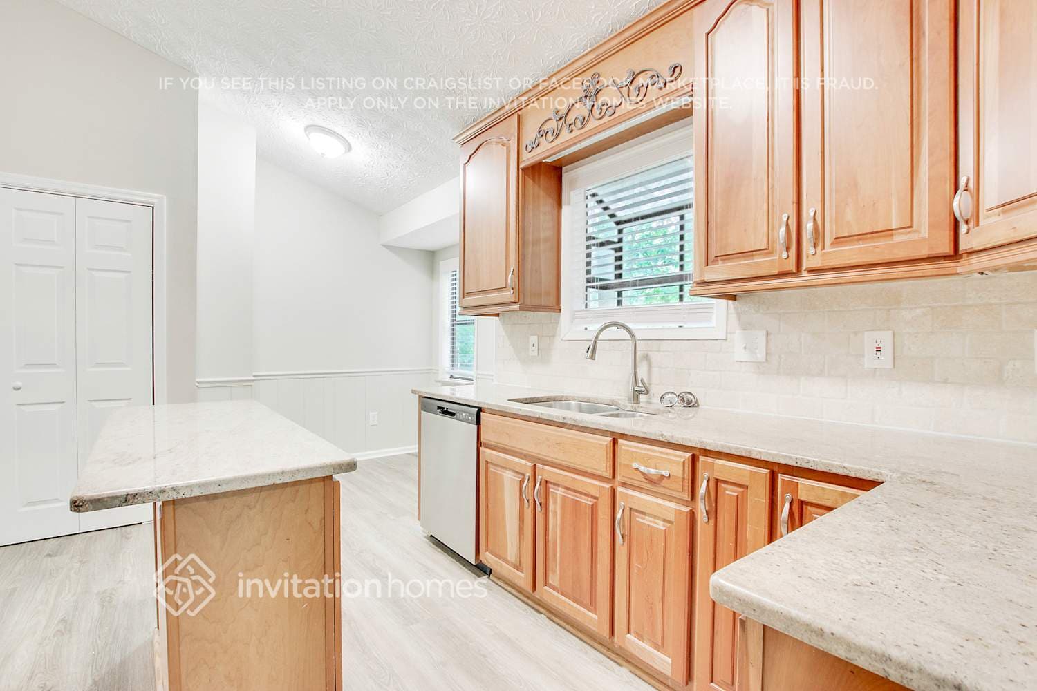 Building Photo - 830 Sunset Ct NW