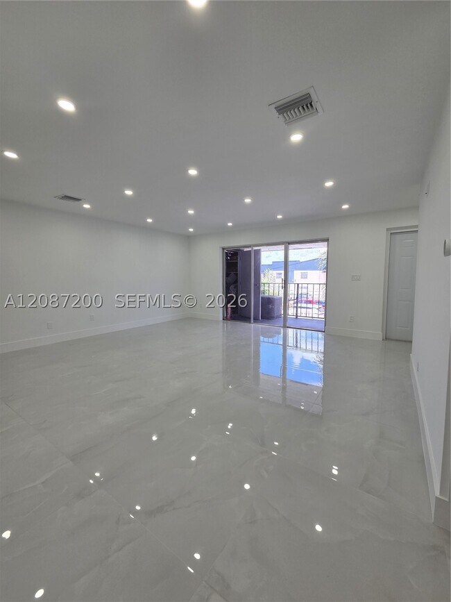 Building Photo - 15434 SW 85th Ln