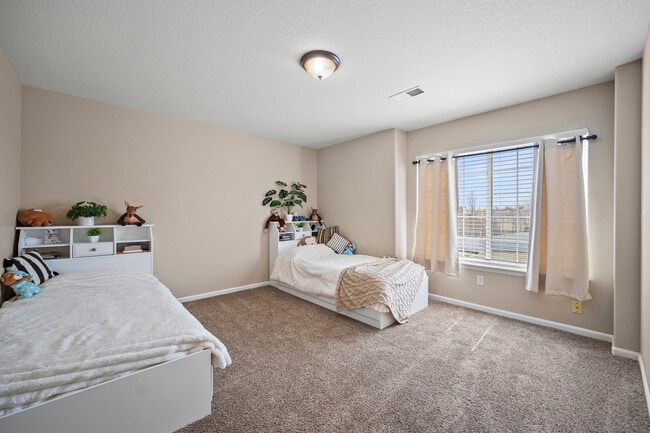 Building Photo - 7860 Lantern Ln